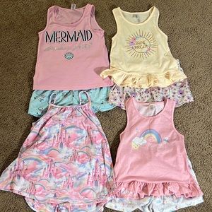 4 pairs of girl’s pajamas